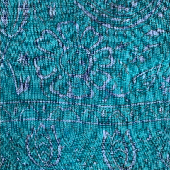 Scraf - Picture 3 of 3